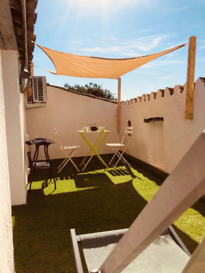 Appartement Au Dernier Etage Avec Terrasse Et Belle Vue Sur Nature Environnante Roujan Dış mekan fotoğraf
